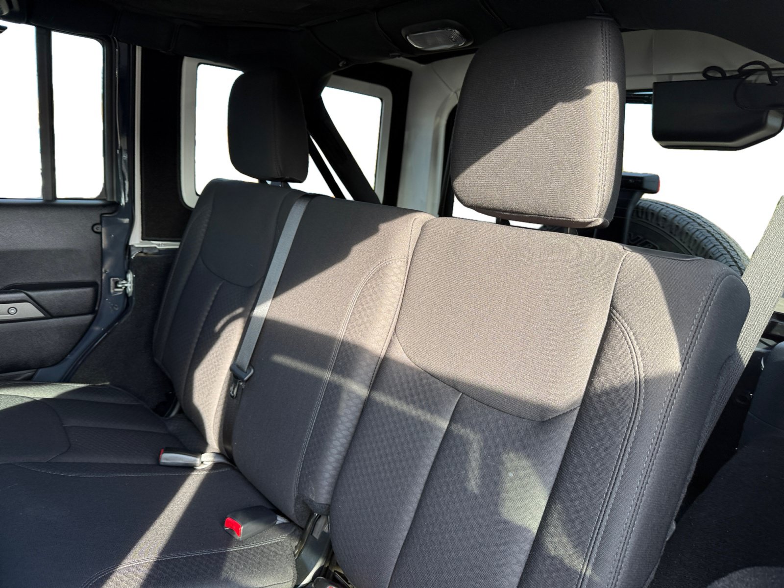 Used 2018 Jeep Wrangler Unlimited Sport S AWD/4WD image 16