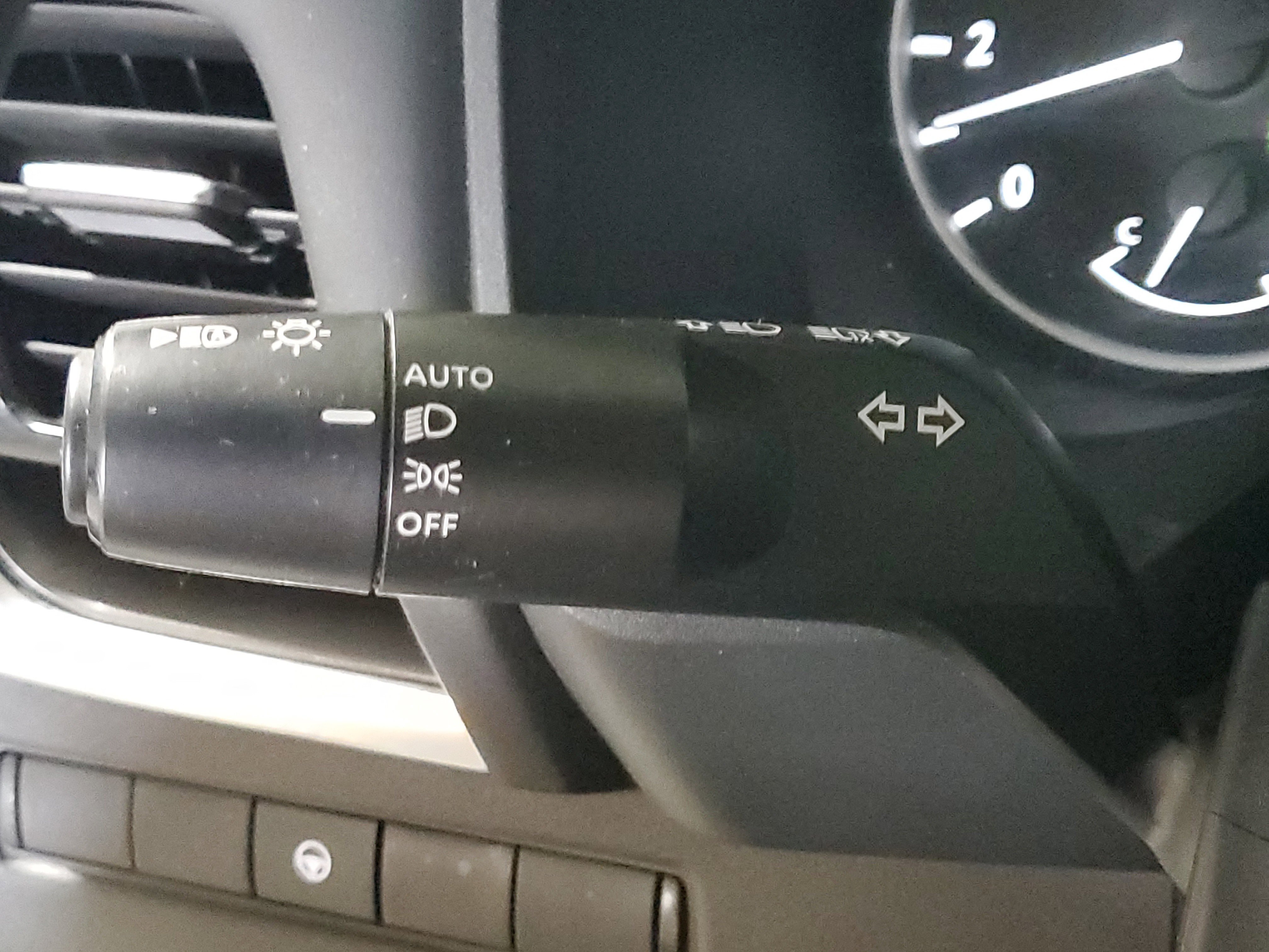 Used 2022 Nissan Rogue SV AWD/4WD image 25