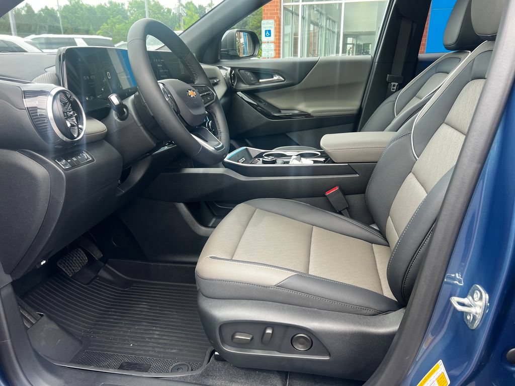 New 2026 Chevrolet Equinox LT w/ Convenience Package II AWD/4WD image 15