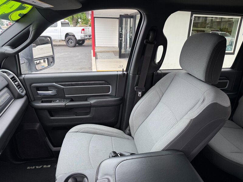 Used 2024 RAM 3500 Big Horn AWD/4WD image 11