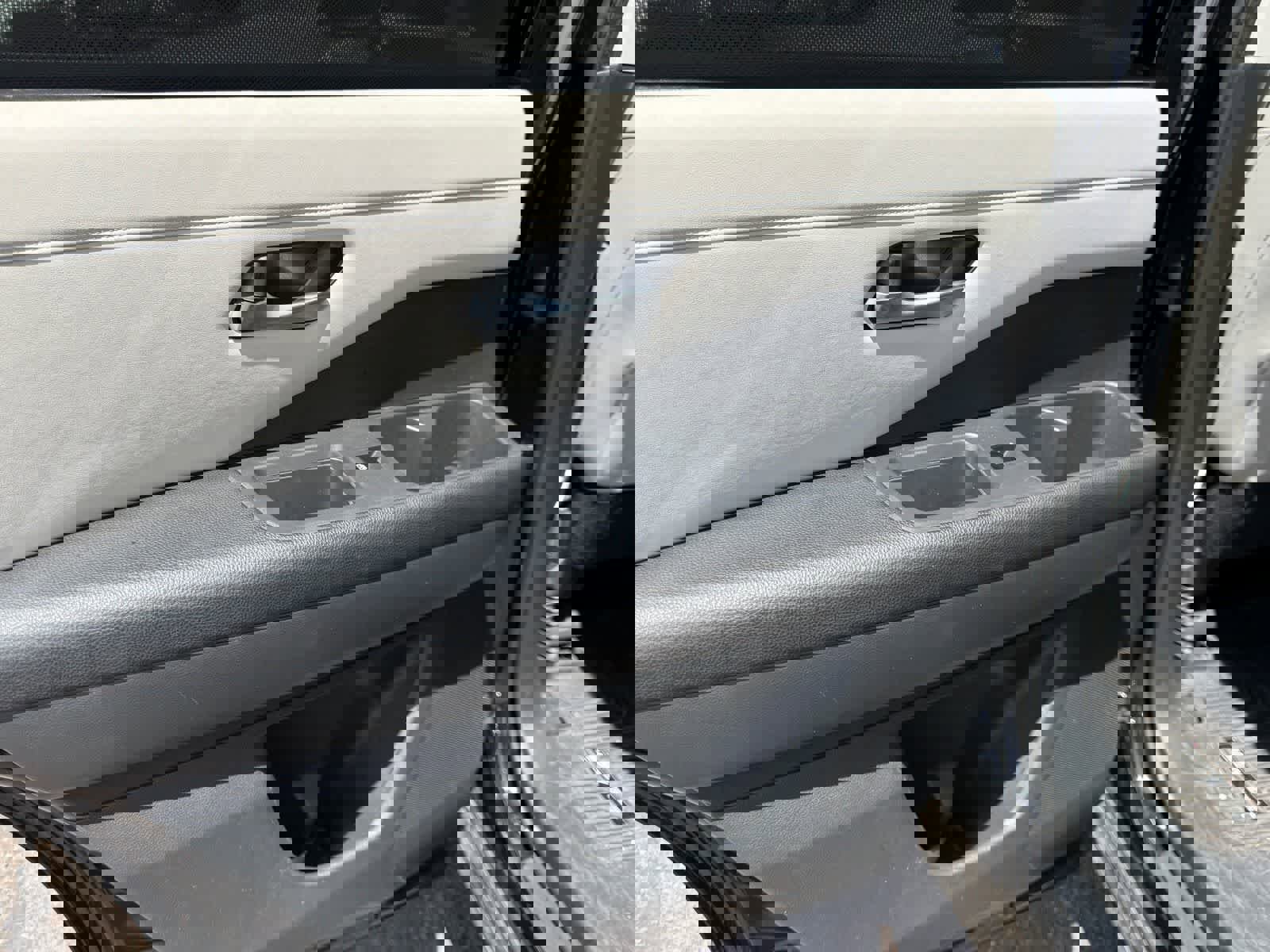 Used 2022 Nissan Pathfinder SL FWD image 11