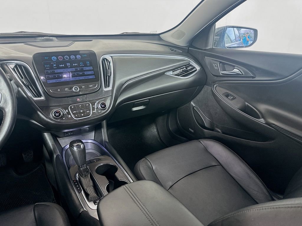 Used 2018 Chevrolet Malibu Hybrid w/ Leather Package image 22
