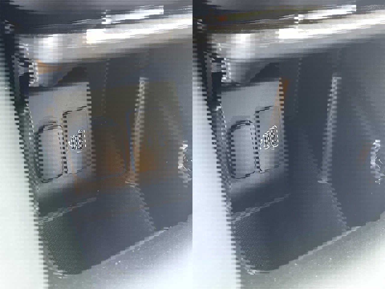 Used 2025 Ford Explorer ST-Line w/ Premium Package image 26