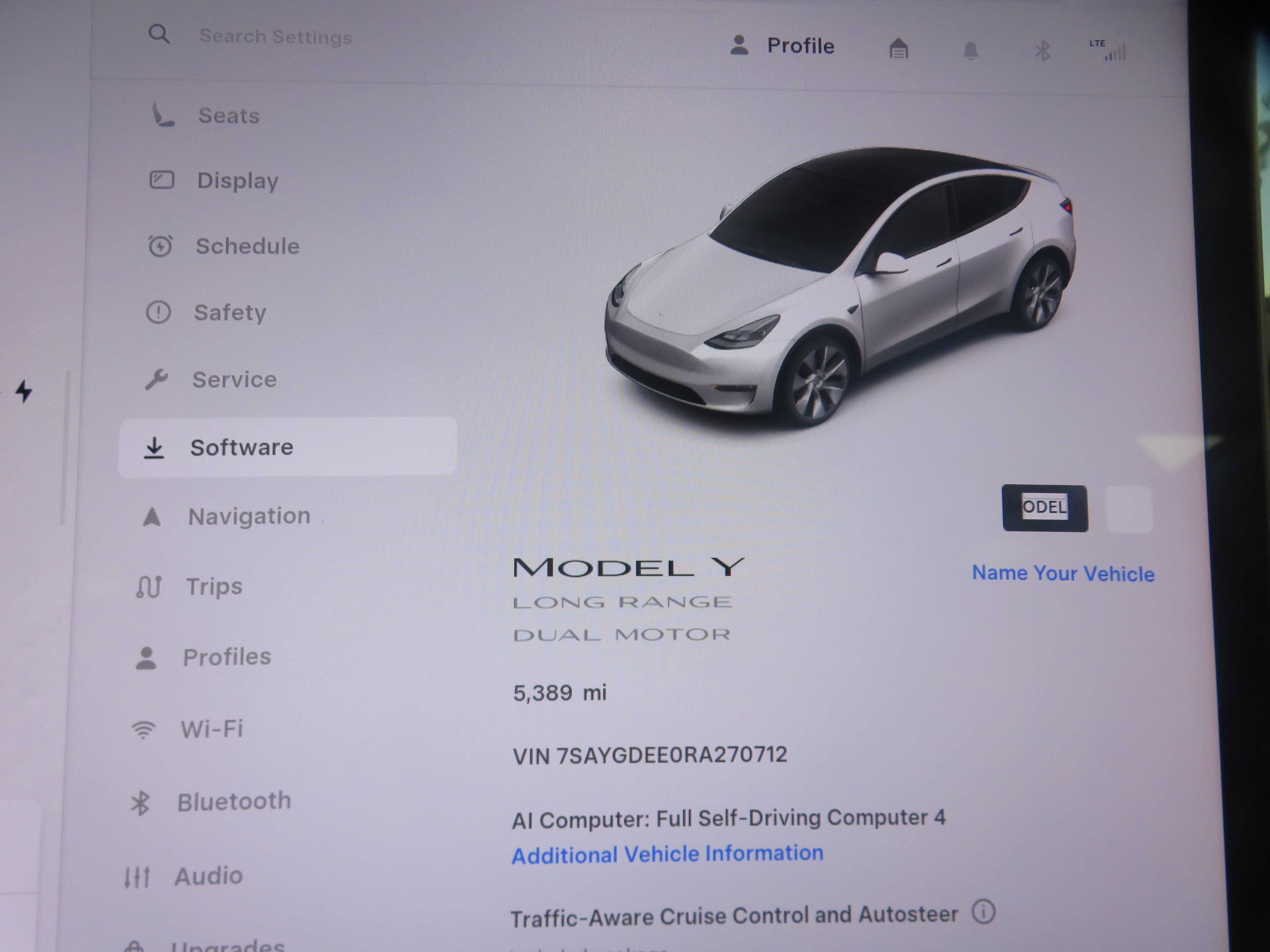 Used 2024 Tesla Model Y Long Range AWD/4WD image 41