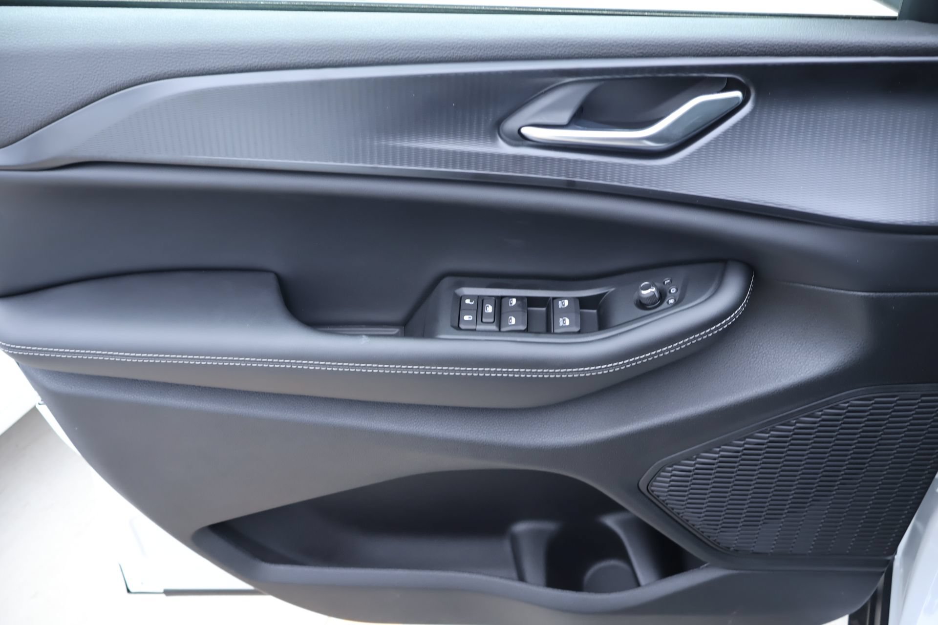 New 2026 Jeep Grand Cherokee Laredo X RWD image 16