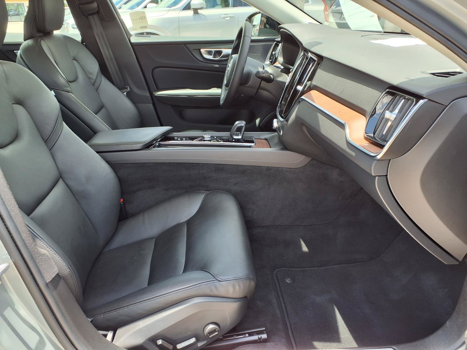 Certified 2025 Volvo S60 B5 Plus AWD/4WD image 11