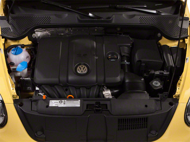 Used 2012 Volkswagen Beetle 2.0T FWD image 14