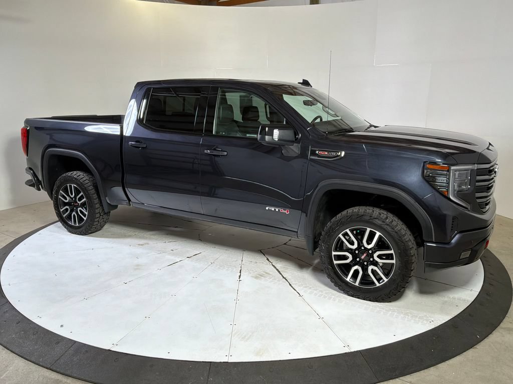 Used 2025 GMC Sierra 1500 AT4 w/ Technology Package AWD/4WD image 8