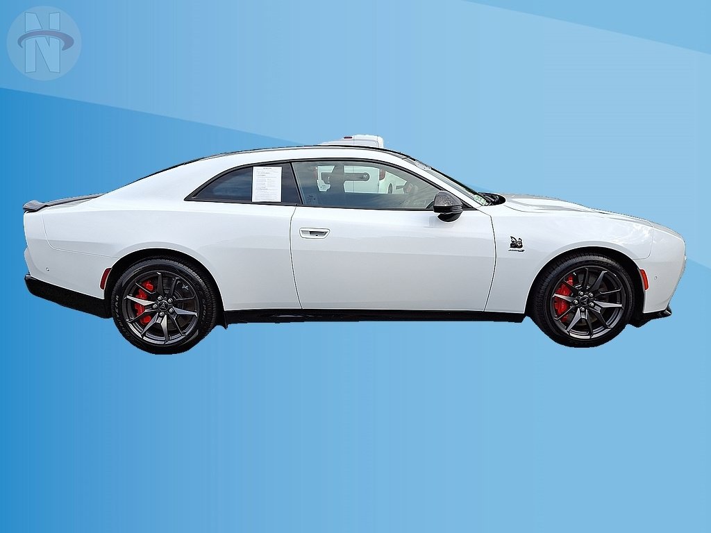 Used 2024 Dodge Charger Daytona Scat Pack w/ Plus Group AWD/4WD image 17