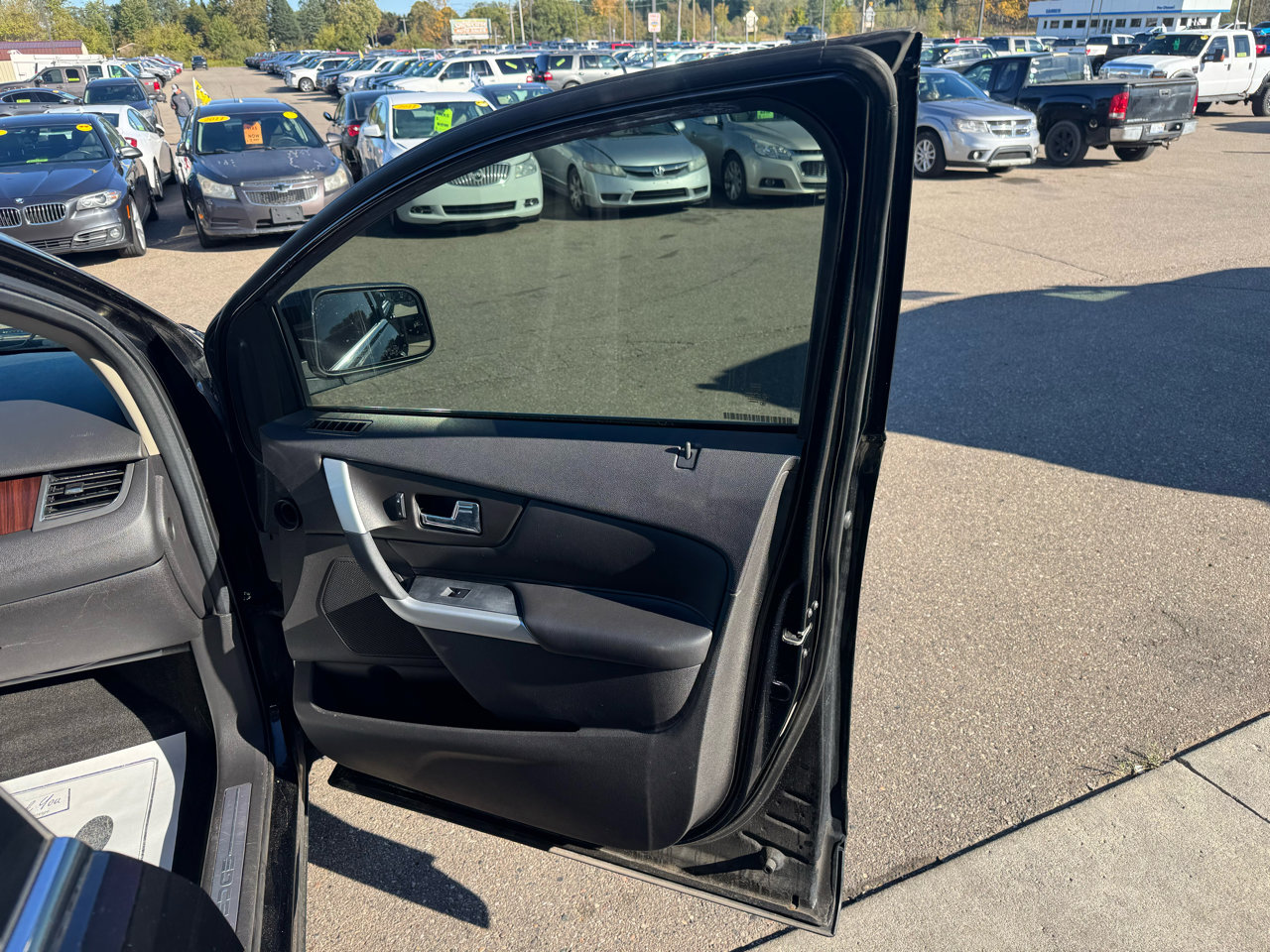 Used 2011 Ford Edge Limited image 16