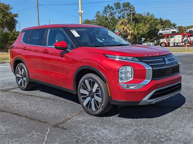 New 2025 Mitsubishi Outlander SE image 3
