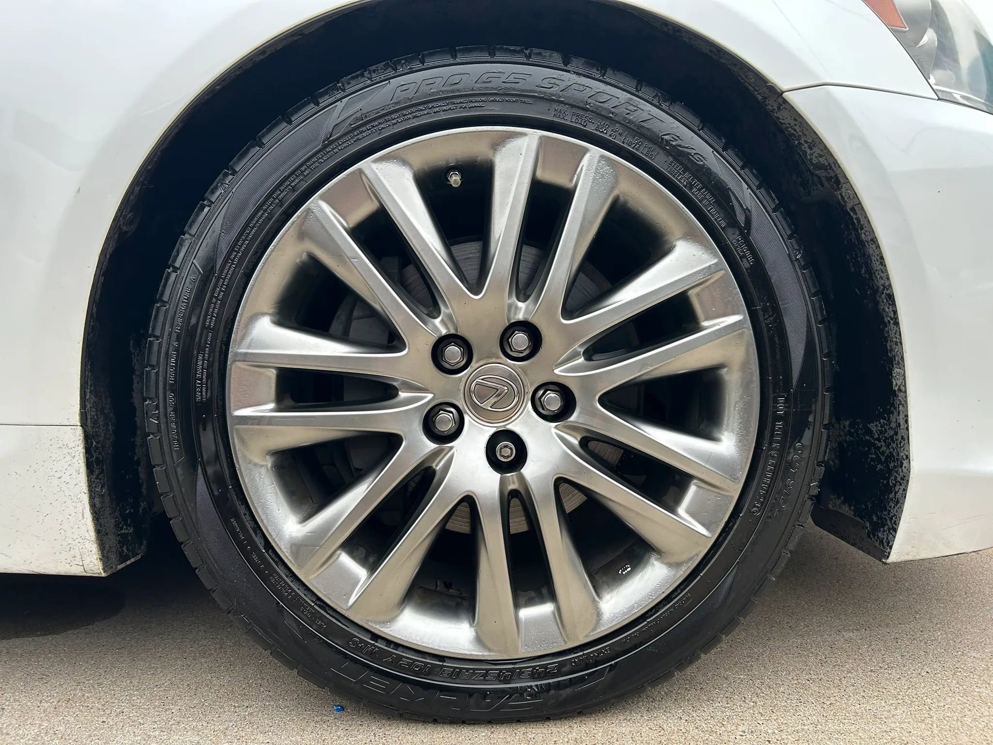 Used 2013 Lexus LS 460 w/ Comfort Pkg RWD image 29
