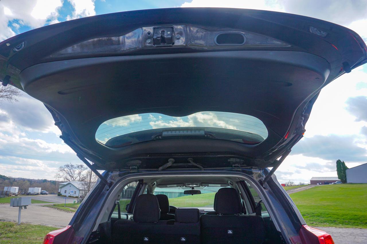 Used 2015 Toyota RAV4 LE image 29