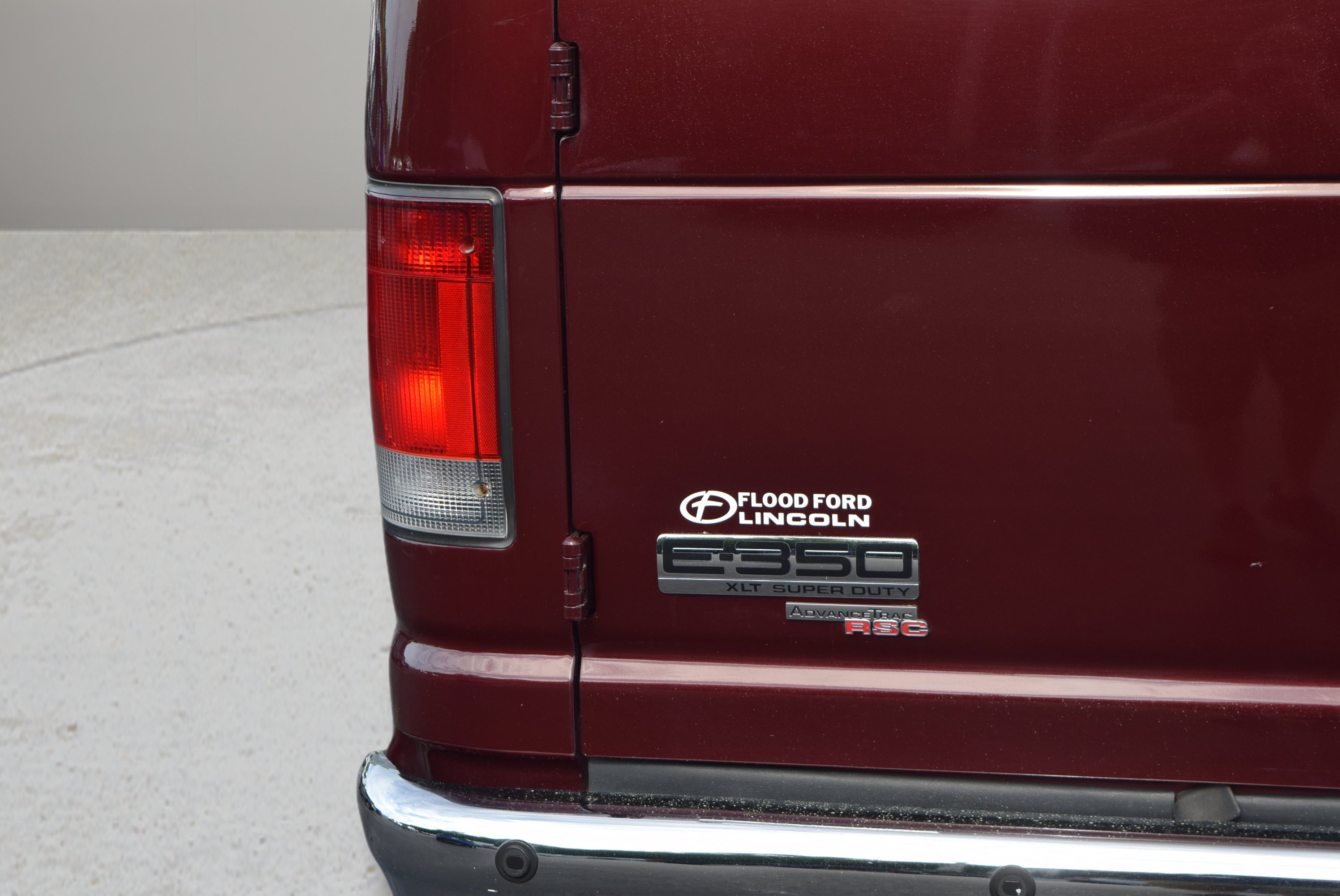 Used 2008 Ford E-350 and Econoline 350 XLT RWD image 6