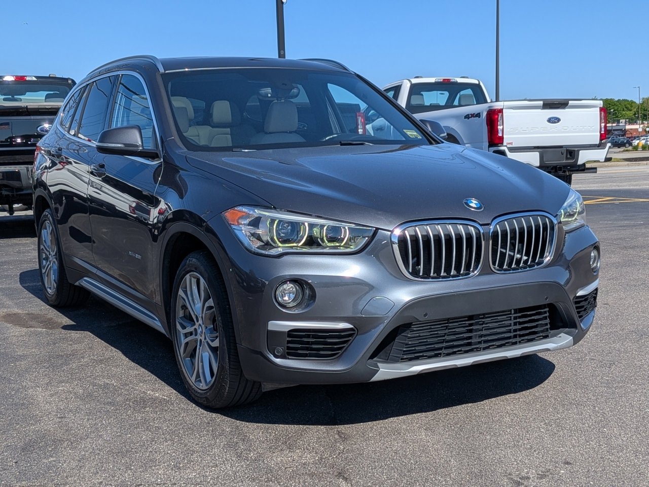 Used 2017 BMW X1 xDrive28i AWD/4WD image 1