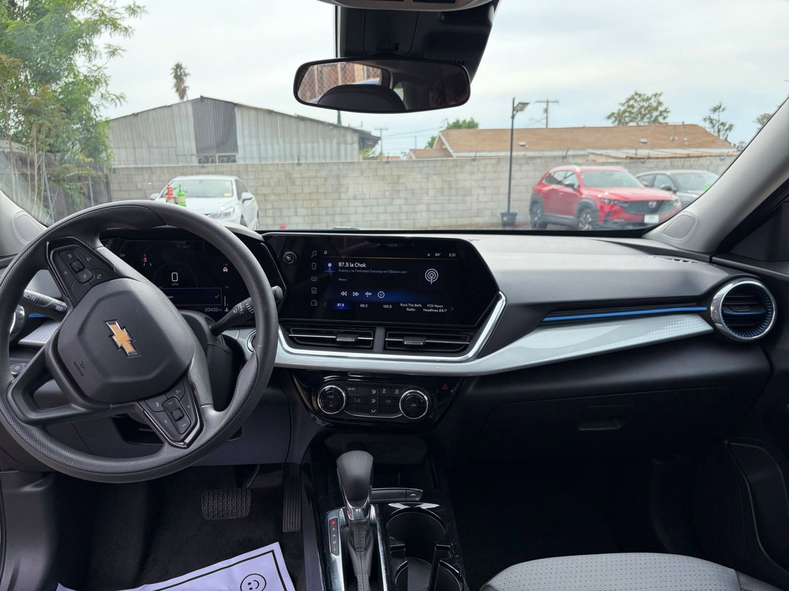 Used 2025 Chevrolet Trax LT image 33