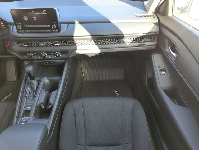 Certified 2025 Honda Accord SE image 15