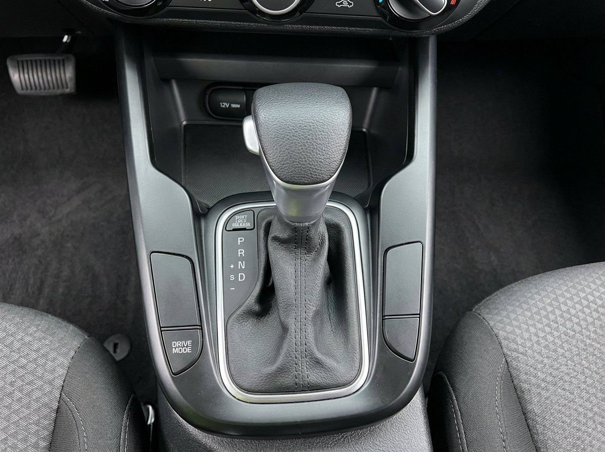 Used 2025 Kia Soul LX w/ LX Technology Package FWD image 25