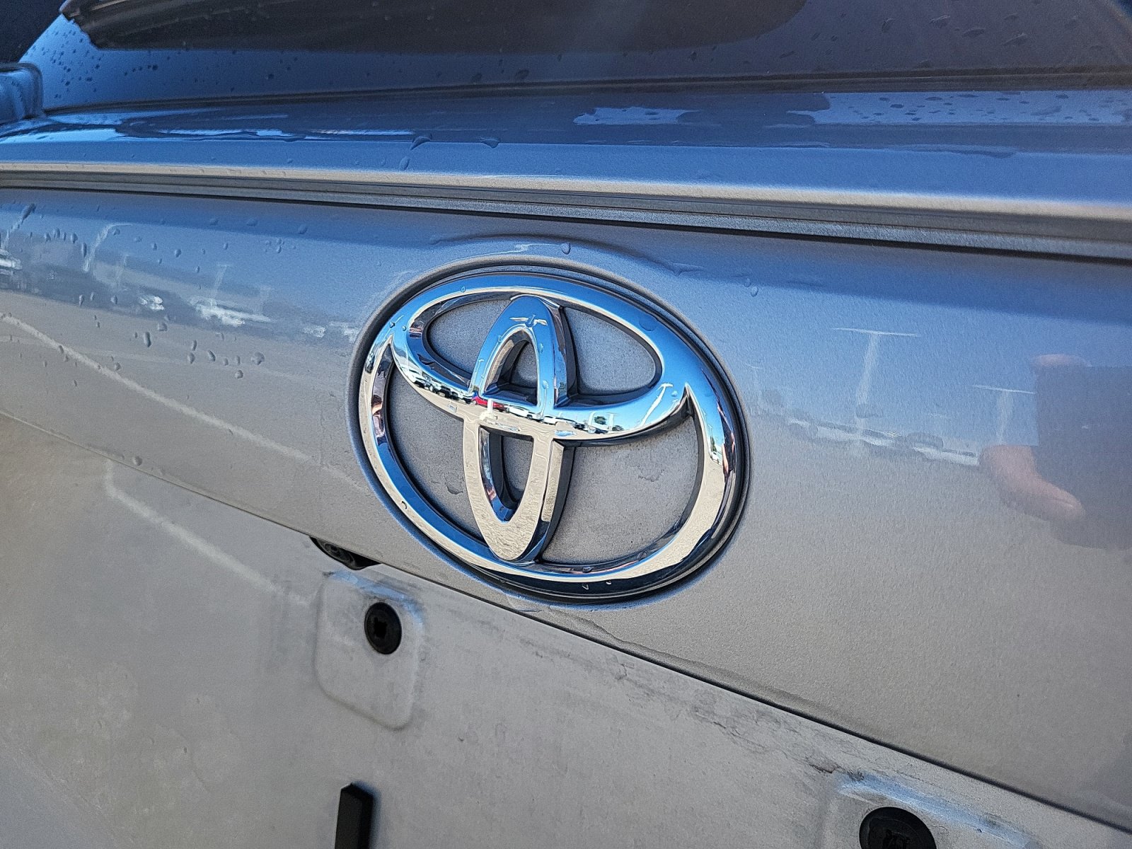 Used 2025 Toyota RAV4 XLE w/ Convenience Package AWD/4WD image 9