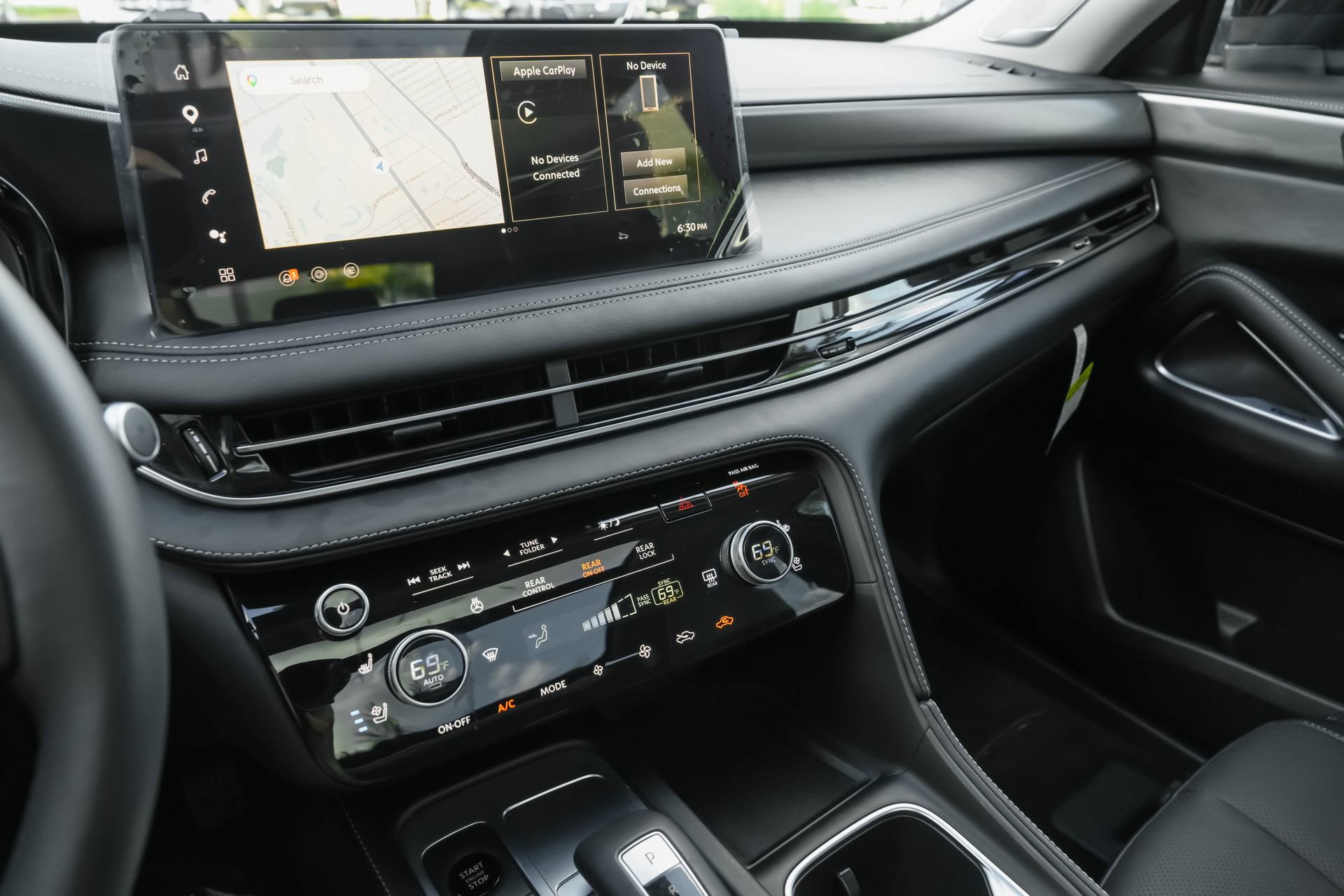 Certified 2026 INFINITI QX60 Luxe w/ Cargo Package FWD image 11