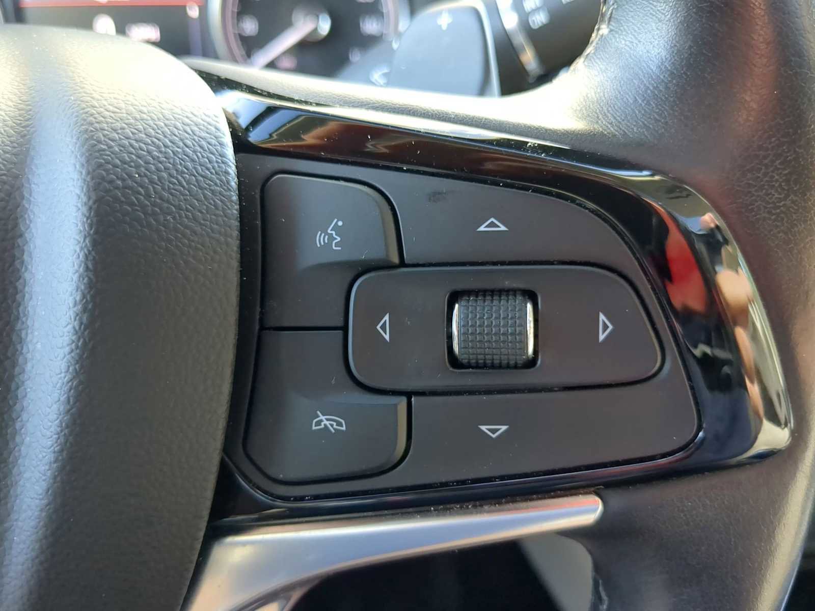 Used 2023 Buick Enclave Essence w/ Experience Buick Package image 17