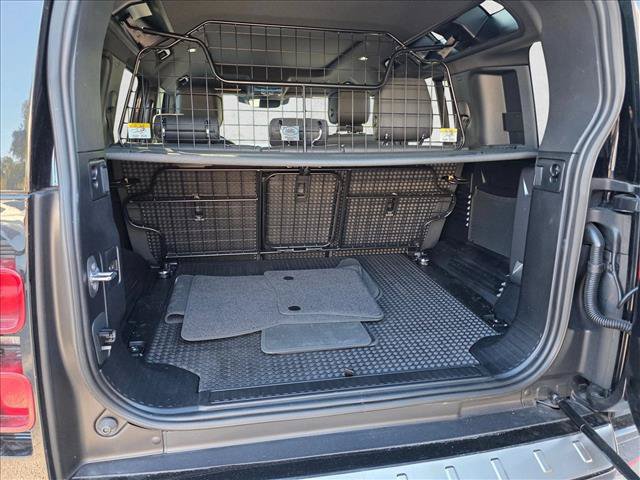 Used 2023 Land Rover Defender 110 X-Dynamic SE AWD/4WD image 8