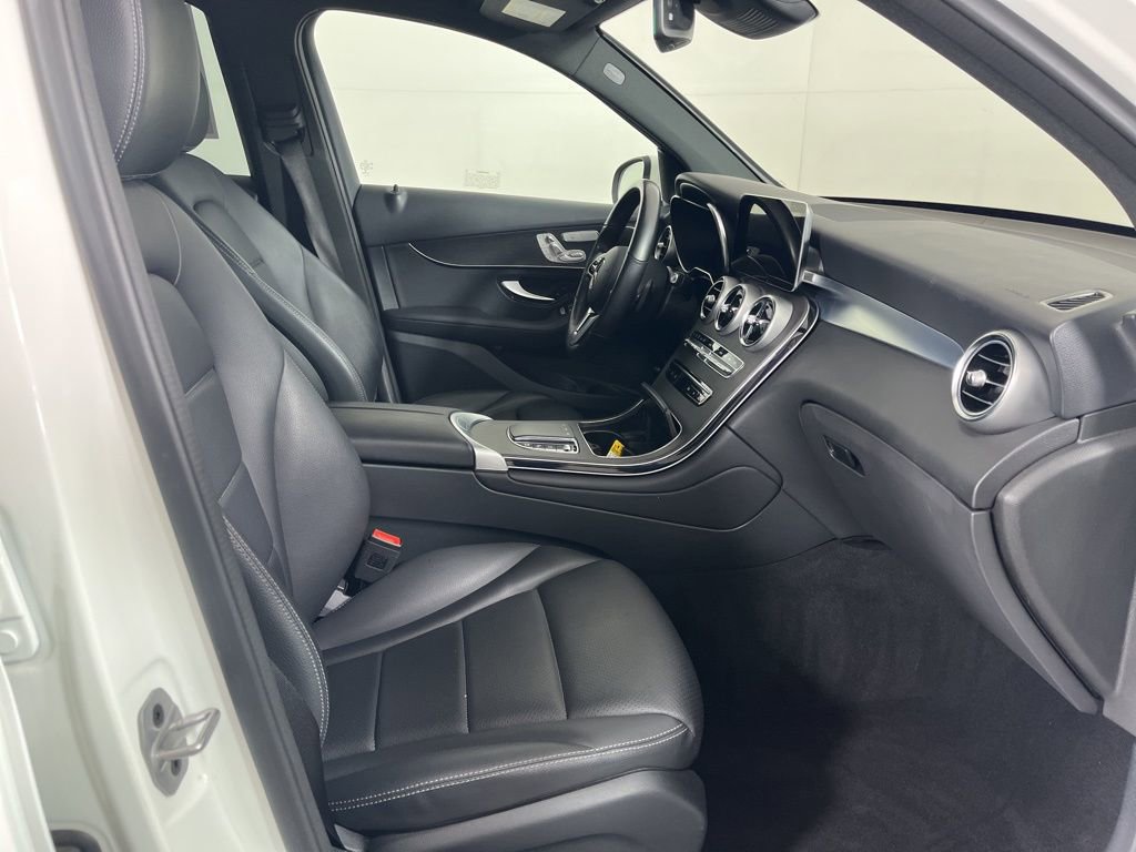 Used 2022 Mercedes-Benz GLC 300 4MATIC w/ Multimedia Package Lite image 6