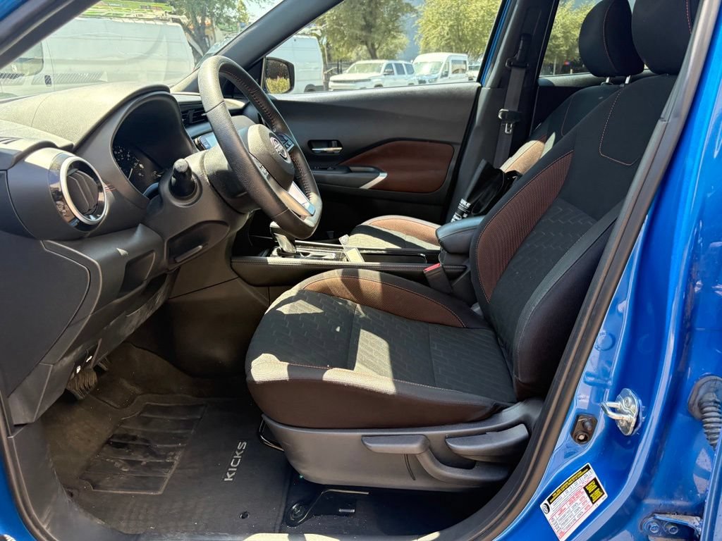 Used 2023 Nissan Kicks SR FWD image 9
