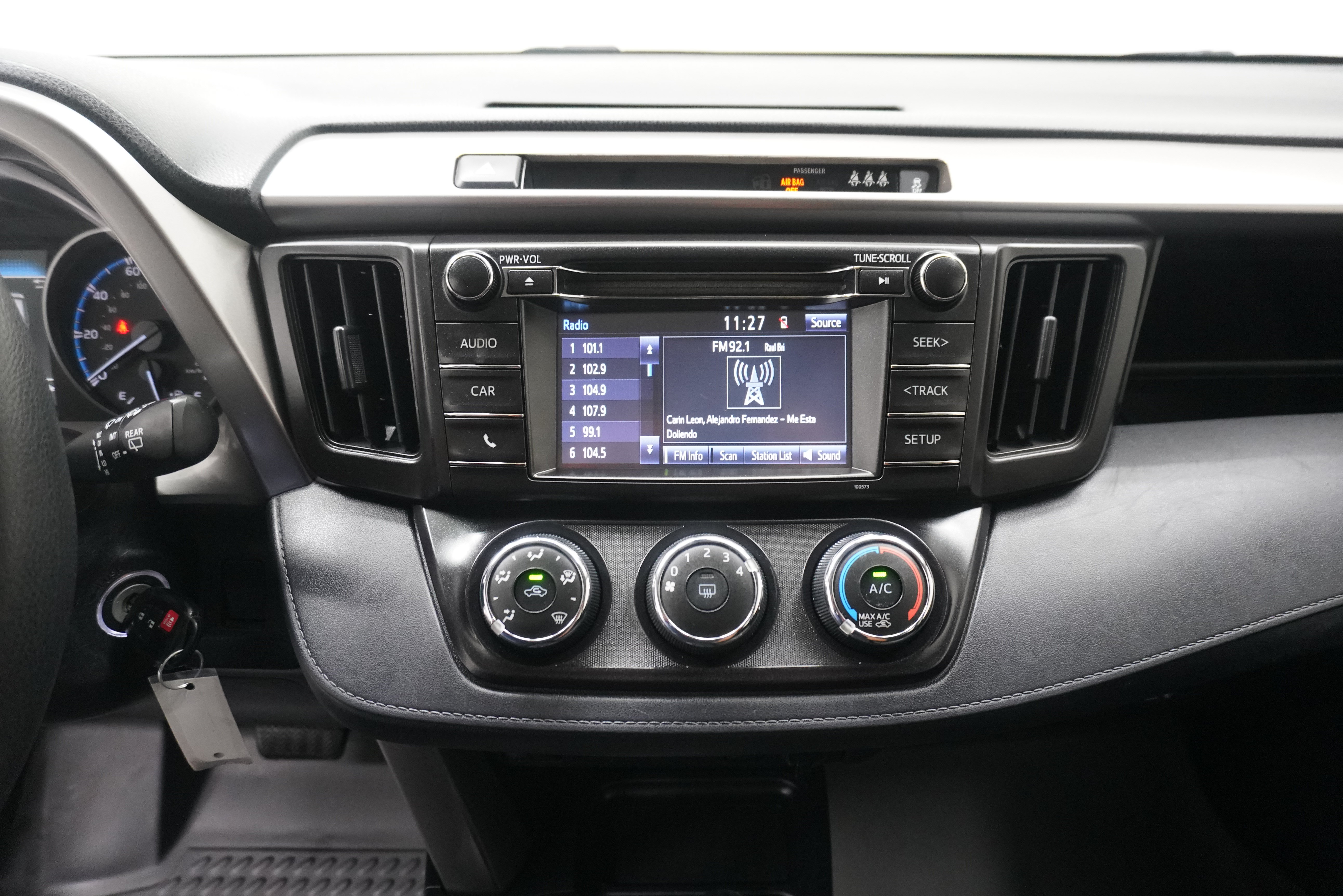 Used 2017 Toyota RAV4 LE FWD image 18