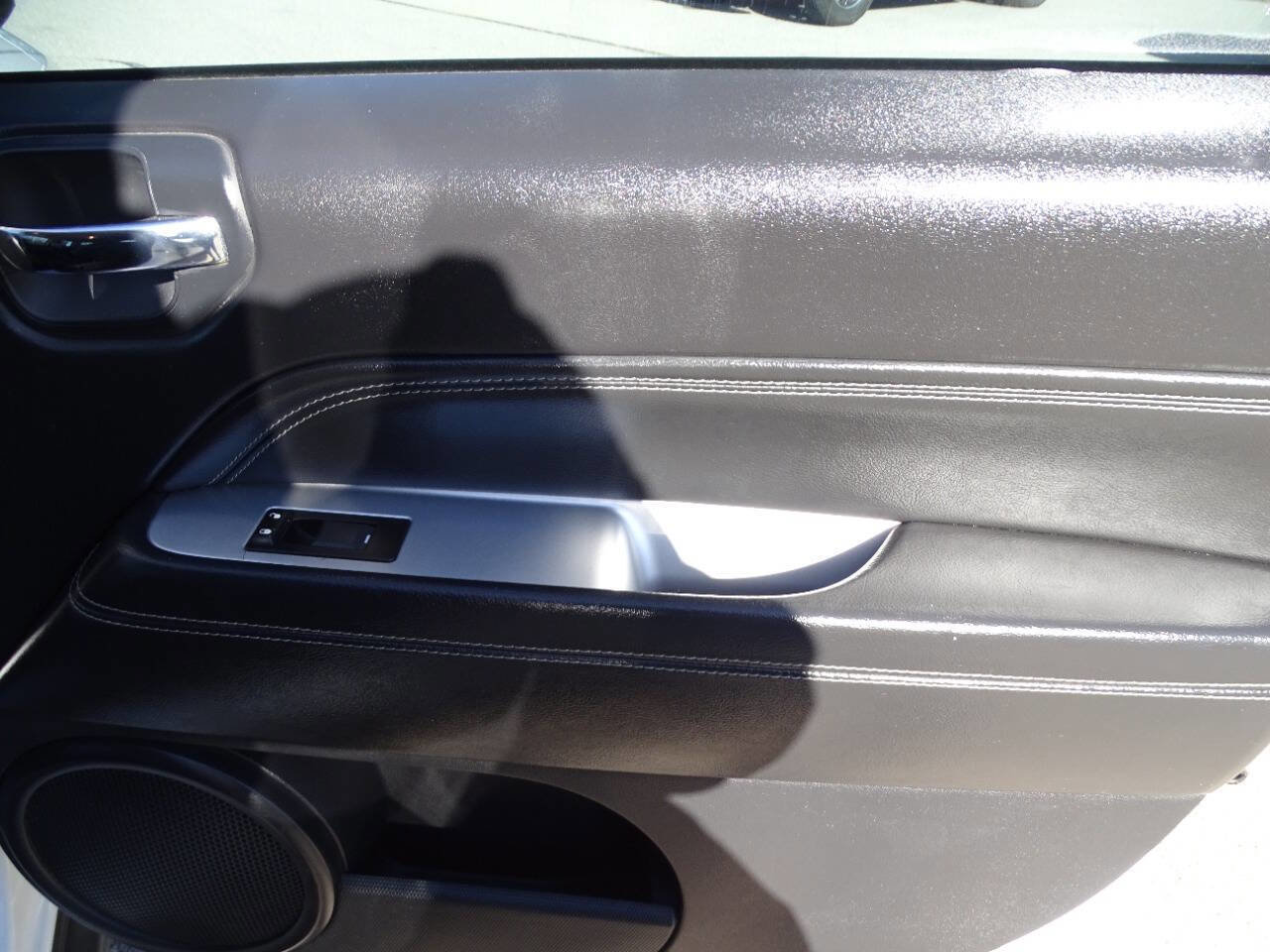 Used 2014 Jeep Compass 4WD Sport image 30