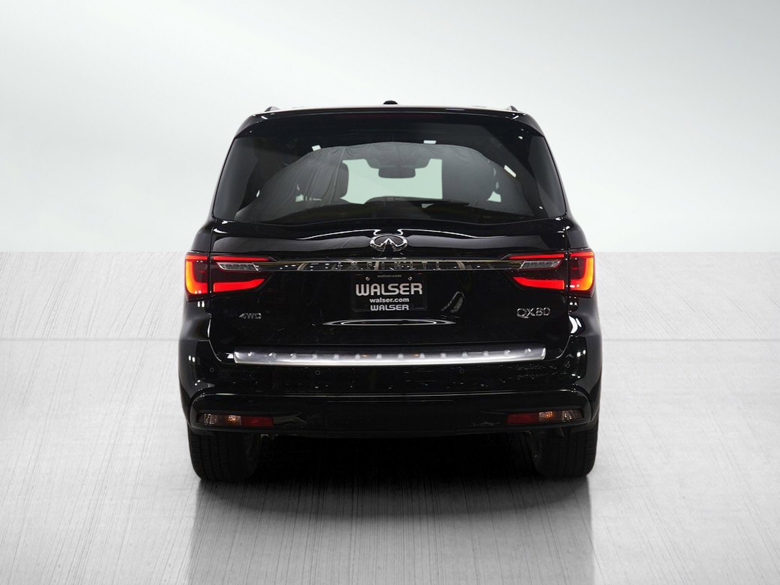 Used 2024 INFINITI QX80 Premium Select image 4