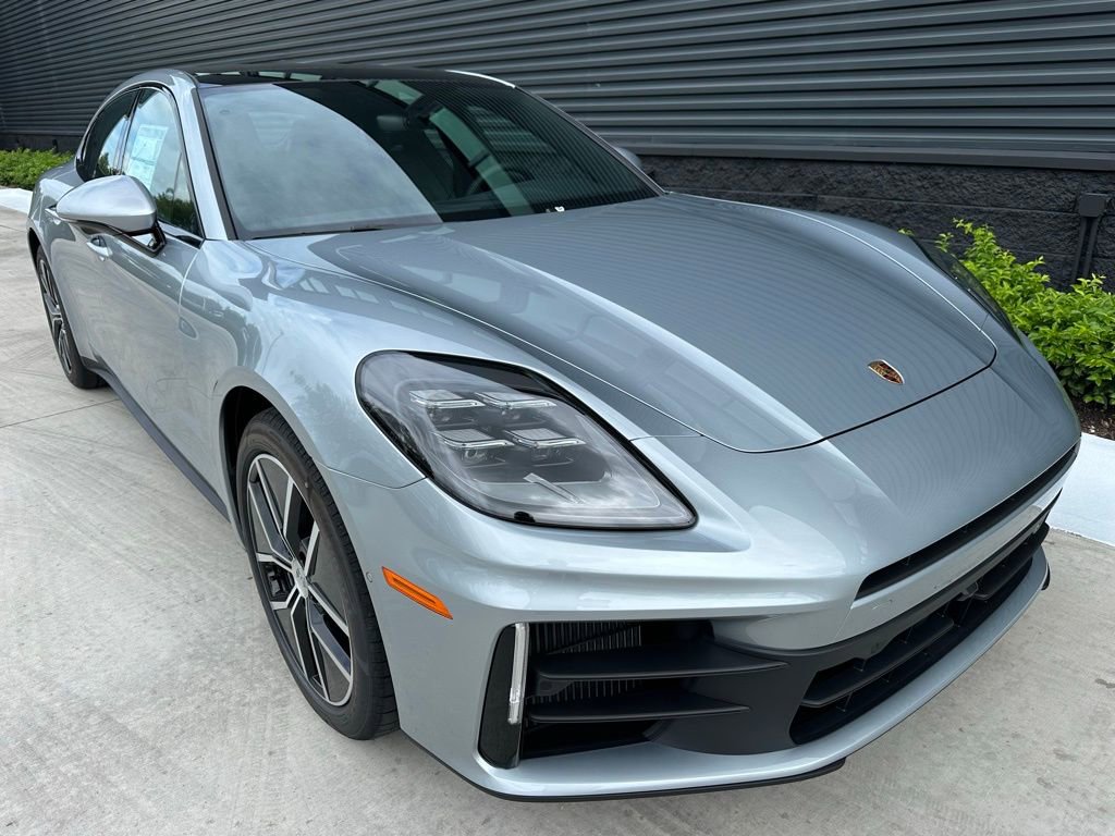 Used 2025 Porsche Panamera image 10