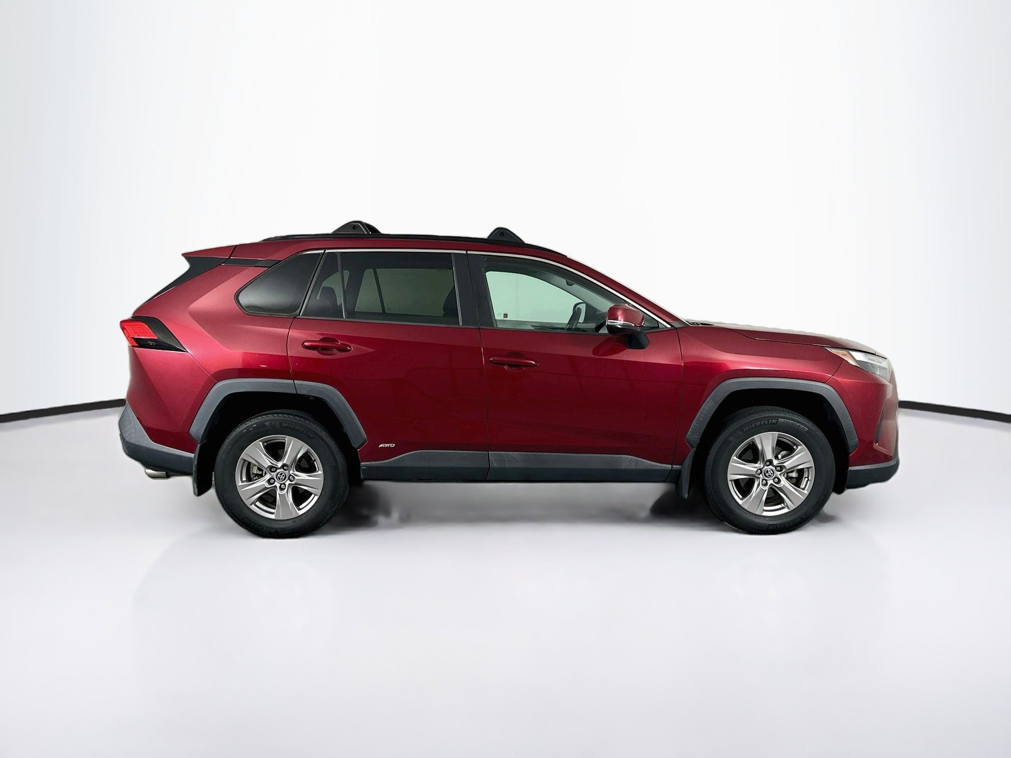 Used 2022 Toyota RAV4 XLE w/ Convenience Package AWD/4WD image 10