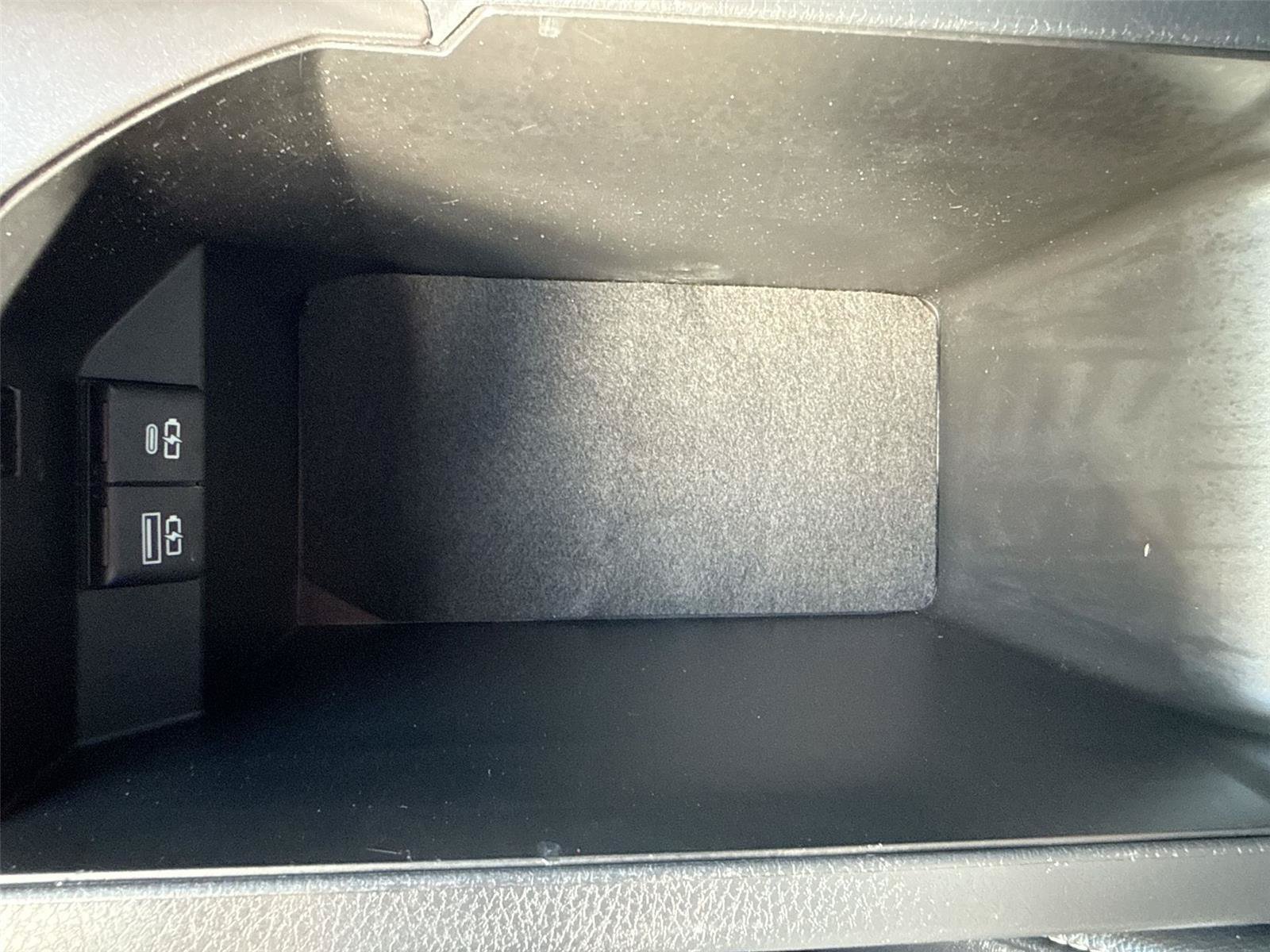 Used 2022 Toyota Camry XSE FWD image 37