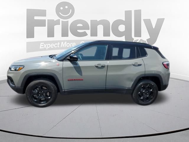 Used 2023 Jeep Compass Trailhawk w/ Trailhawk Convenience Group AWD/4WD image 2