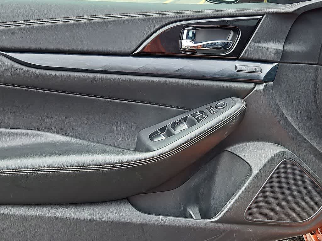 Used 2019 Nissan Maxima Platinum FWD image 9