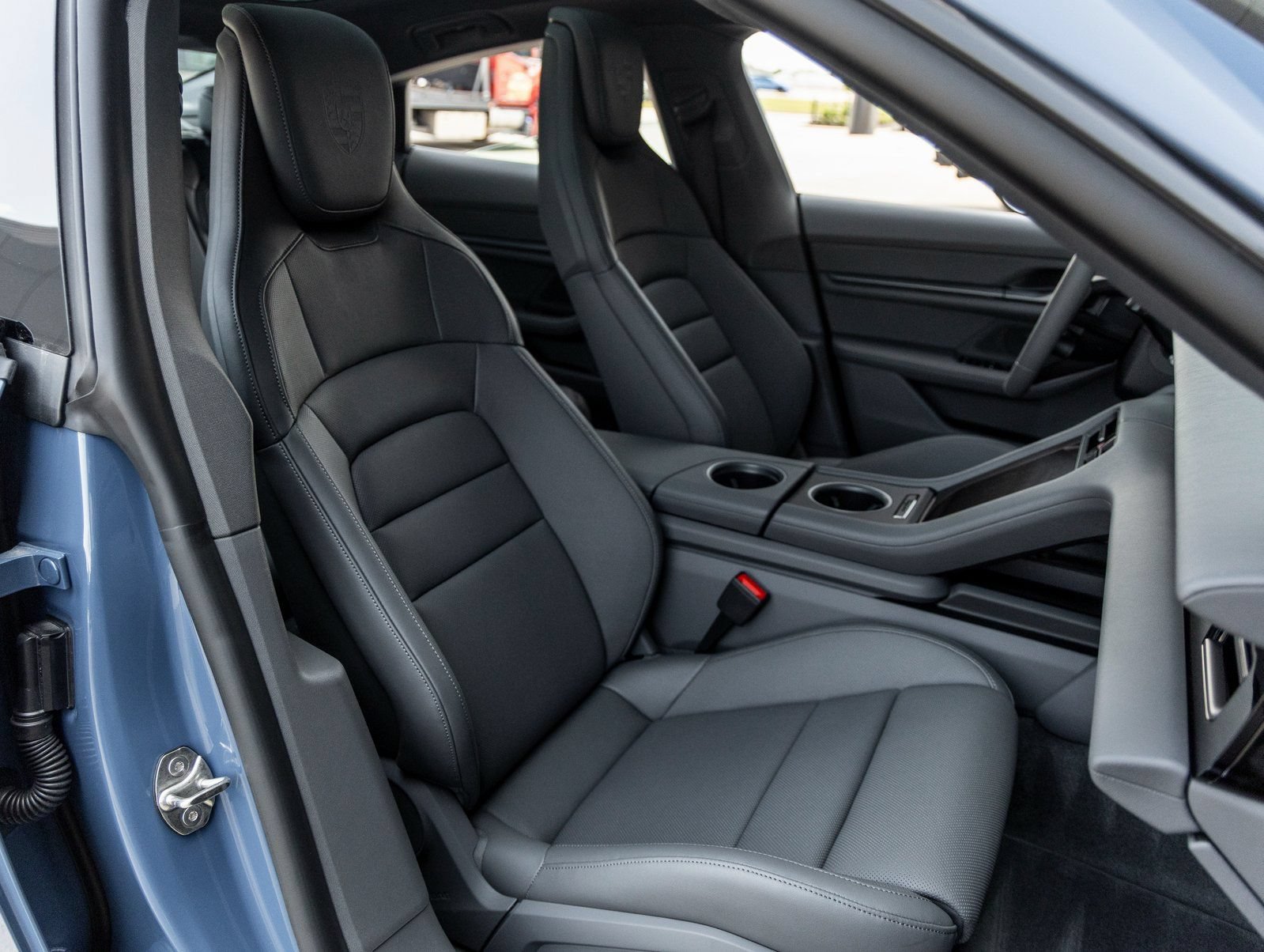 Certified 2025 Porsche Taycan AWD/4WD image 41