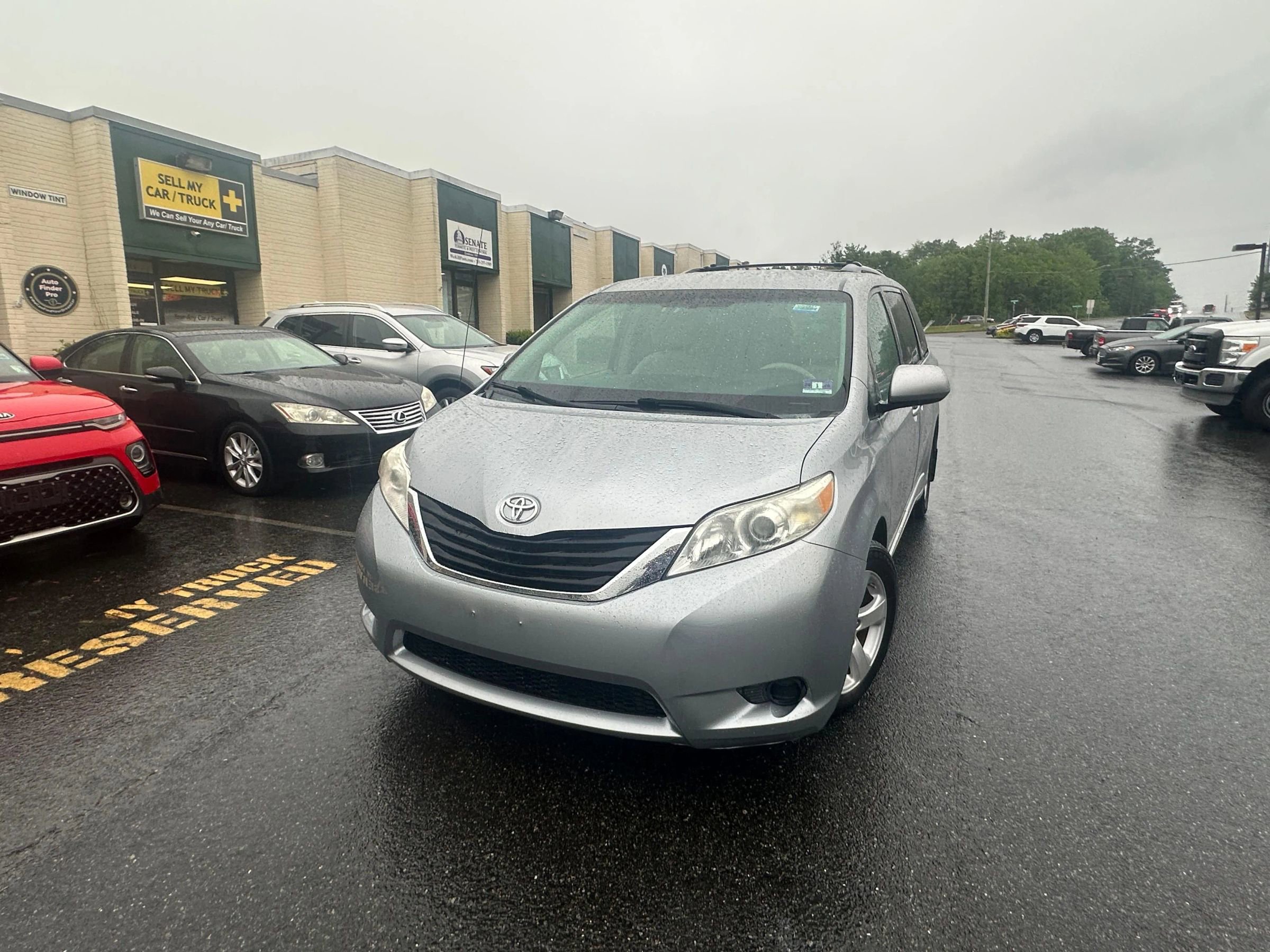 Used 2013 Toyota Sienna LE