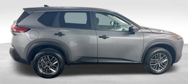 Used 2023 Nissan Rogue S image 10