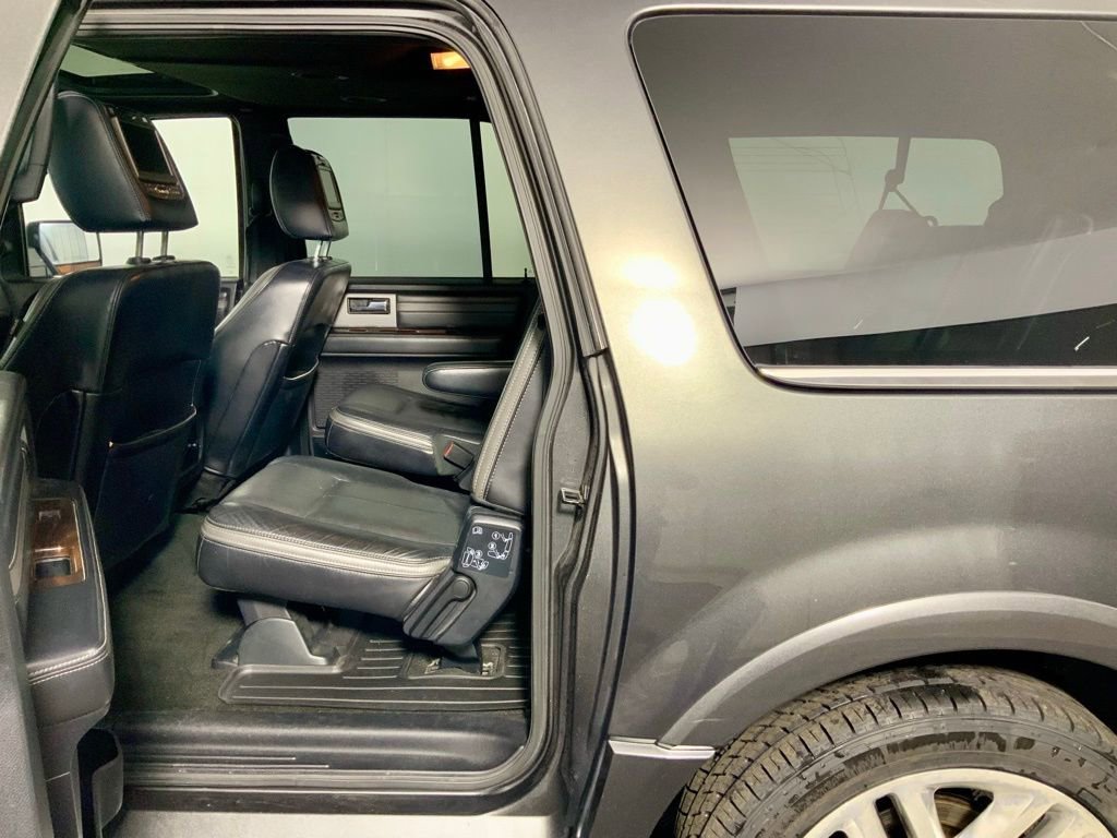 Used 2016 Ford Expedition EL Platinum image 29