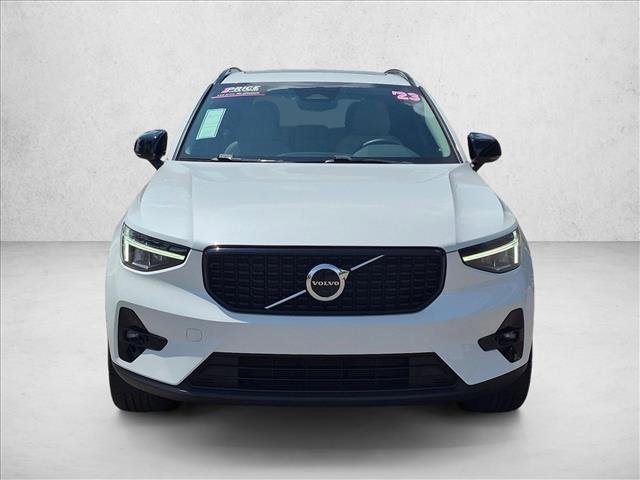 Used 2023 Volvo XC40 B5 Plus w/ Driver Assist Package AWD/4WD image 2