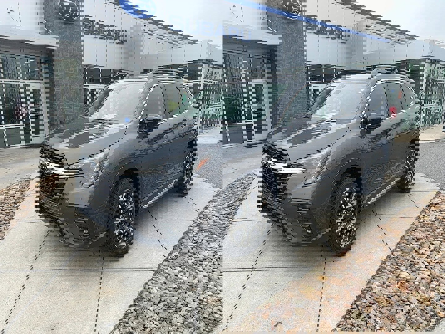 Certified 2025 Subaru Ascent Limited w/ Popular Package #2 image 2