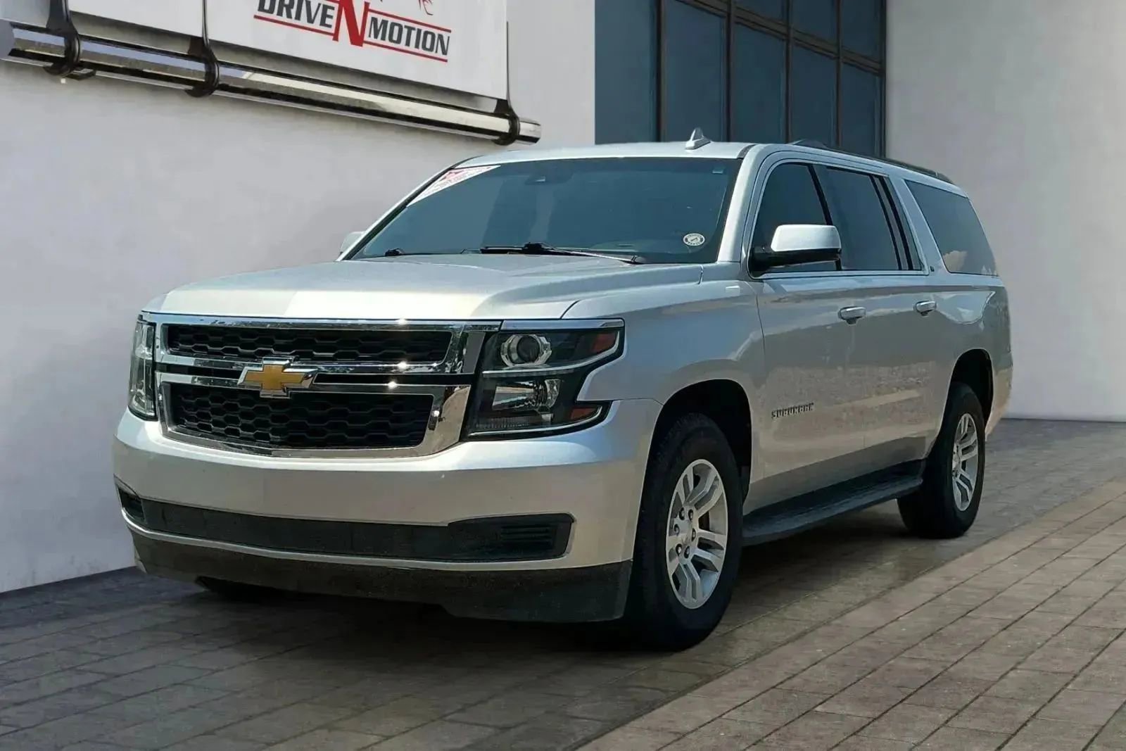 Used 2020 Chevrolet Suburban LT image 7
