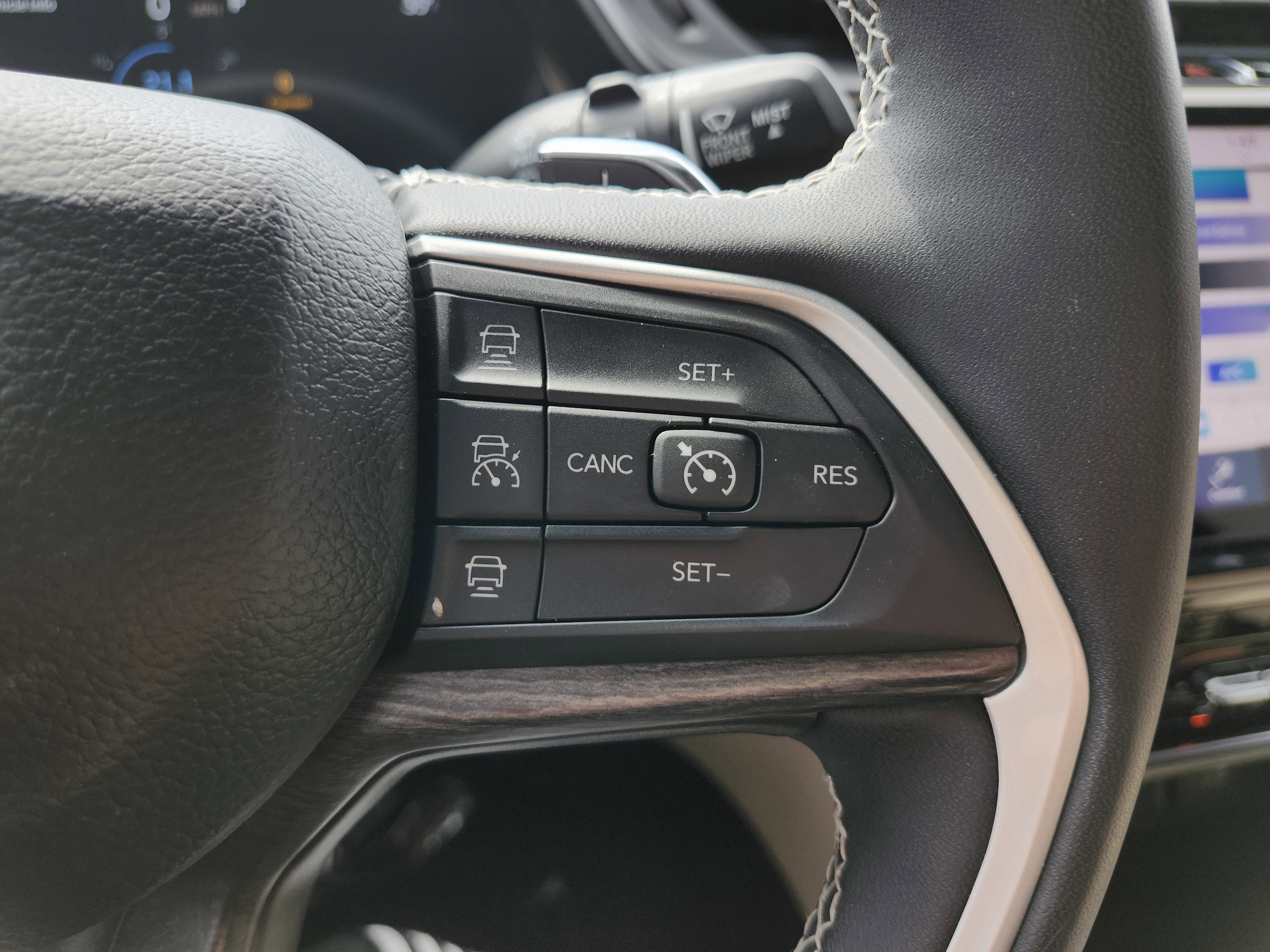 Used 2023 Jeep Grand Cherokee L Limited image 38