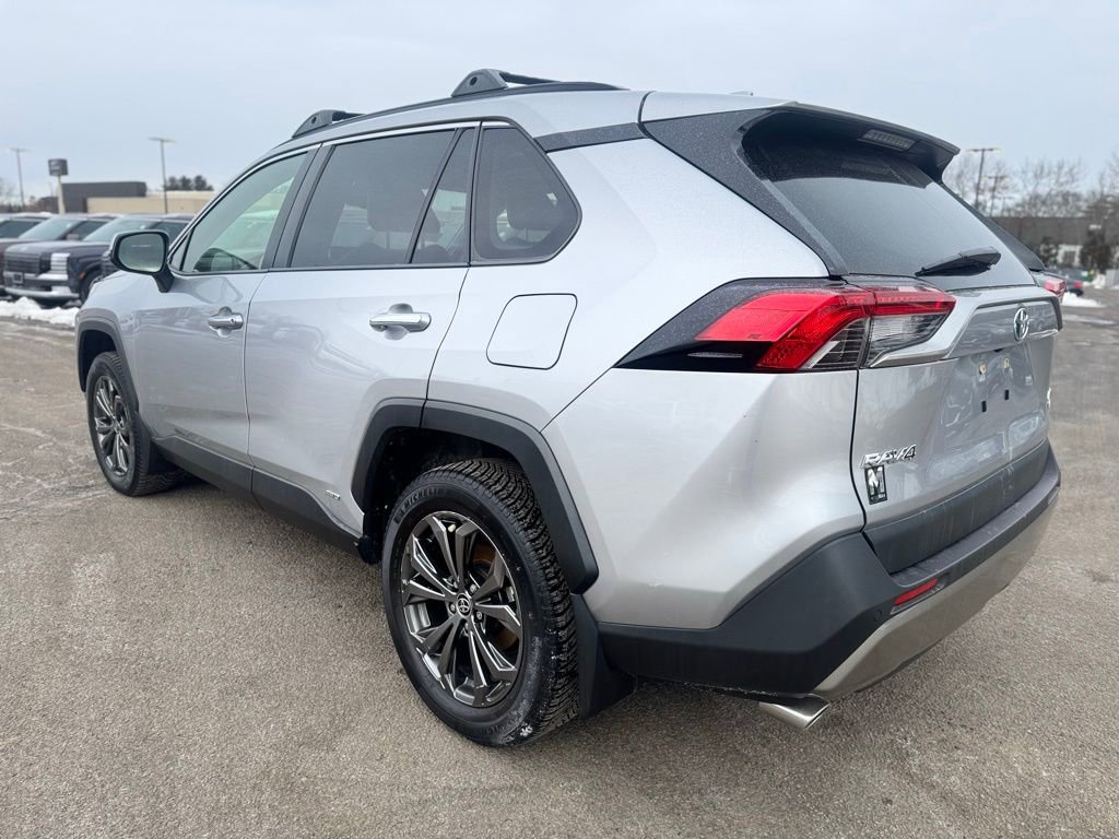 Used 2022 Toyota RAV4 Limited image 4