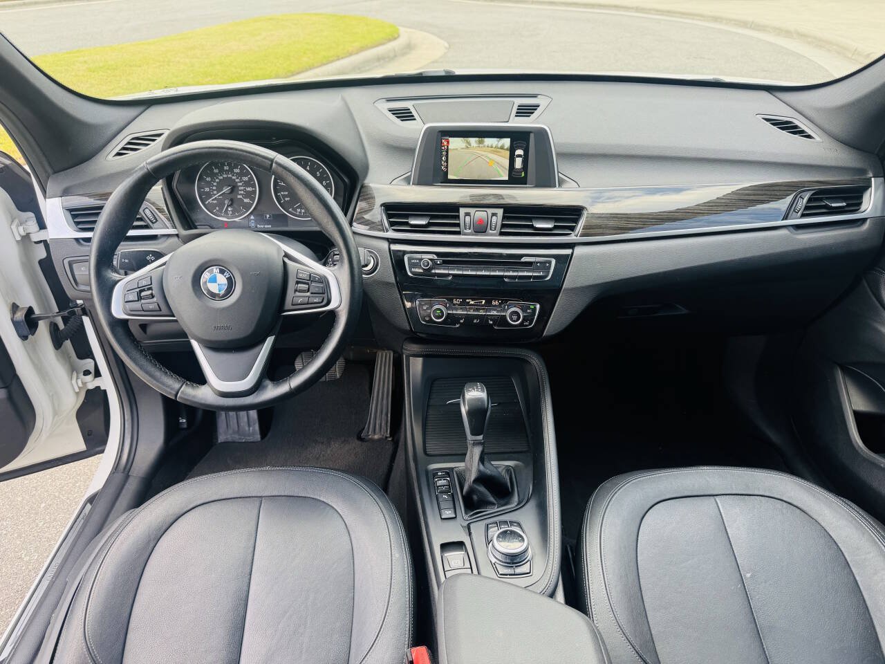 Used 2017 BMW X1 xDrive28i w/ Premium Package AWD/4WD image 14