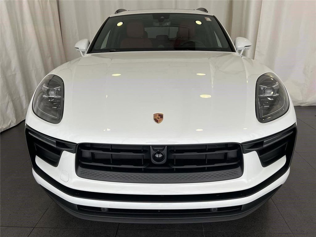 New 2026 Porsche Macan AWD/4WD image 6