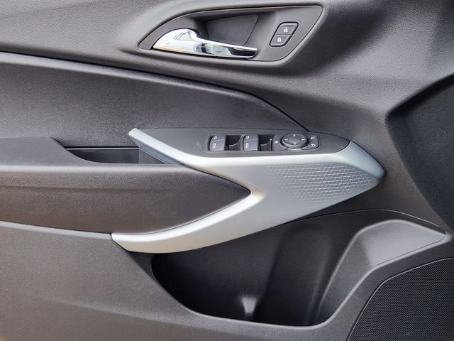 New 2026 Chevrolet Trax RS w/ Sunroof Package image 19