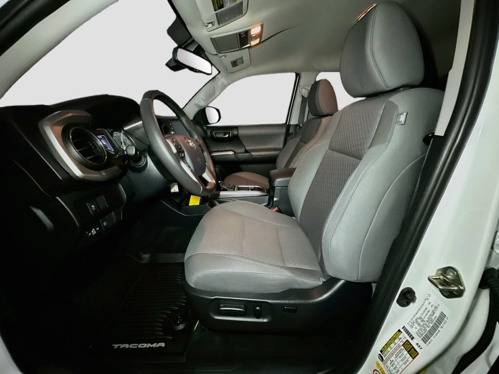 Used 2020 Toyota Tacoma SR5 AWD/4WD image 22
