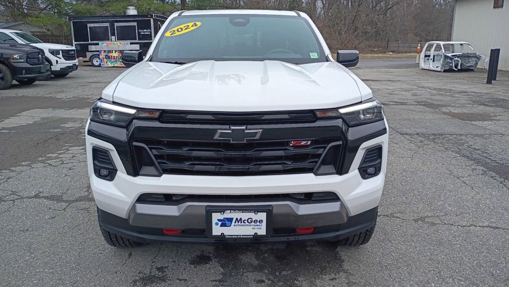 Used 2024 Chevrolet Colorado Z71 image 2